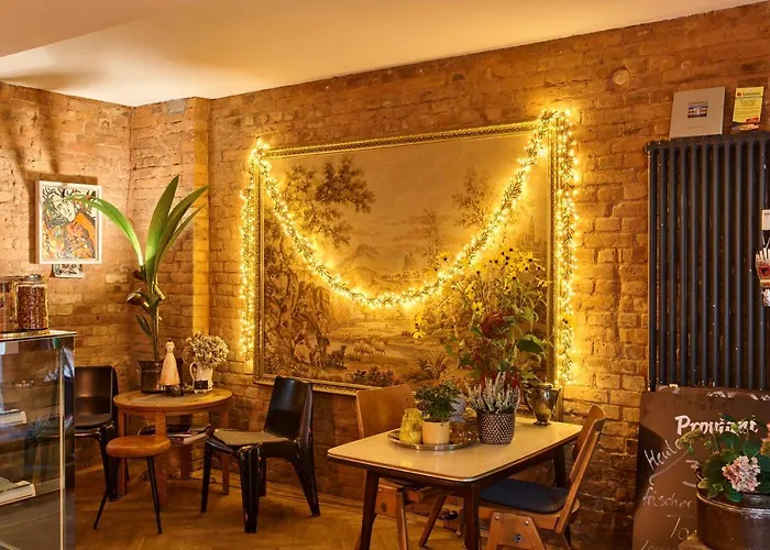 Beautiful Park Apartment For 4 Guests